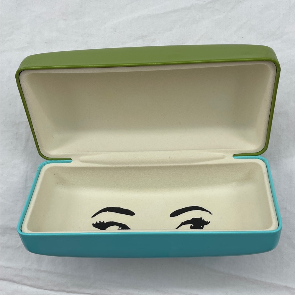 Kate Spade New York Sunglass Case. 6”L x 2.5”W x 2”H. - Picture 8 of 8